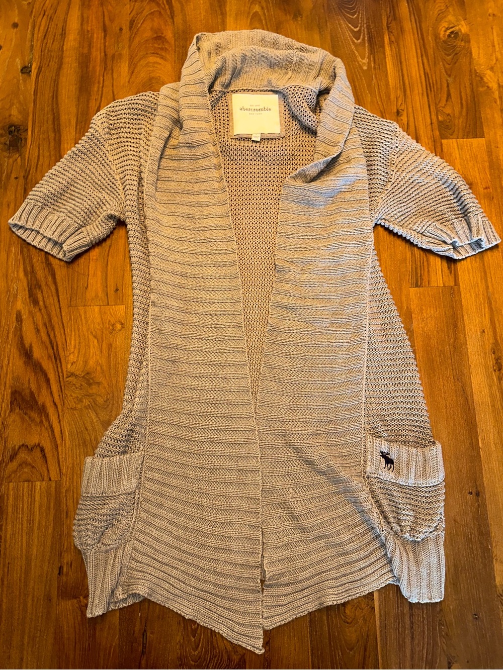 Abercrombie Women’s Brown Knit Open Short Sleeve Cardigan Size Medium.